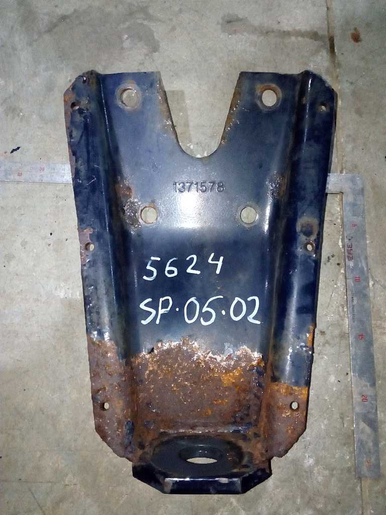 Кронштейн переднего амортизатора верхний б/у