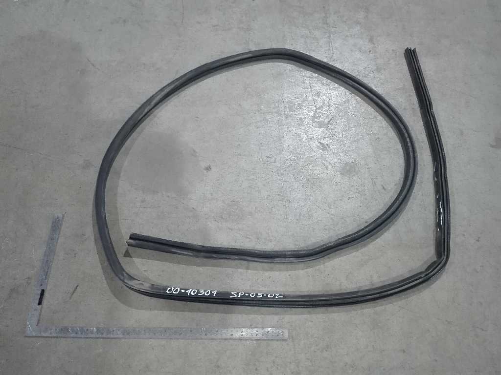 Уплотнитель двери б/у