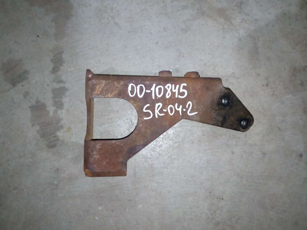 Кронштейн теплообменника коробки передач б/у