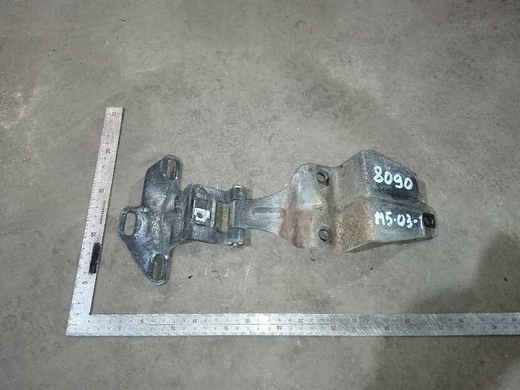 Петля капота б/у