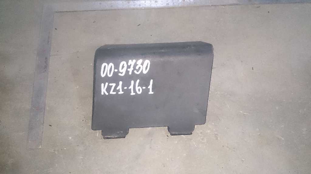 Заглушка бампера верхняя правая б/у