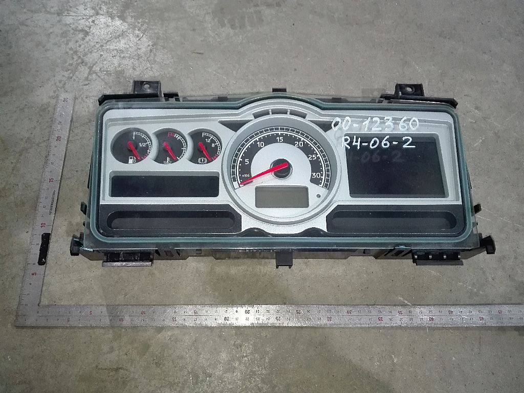 Щиток приборов б/у