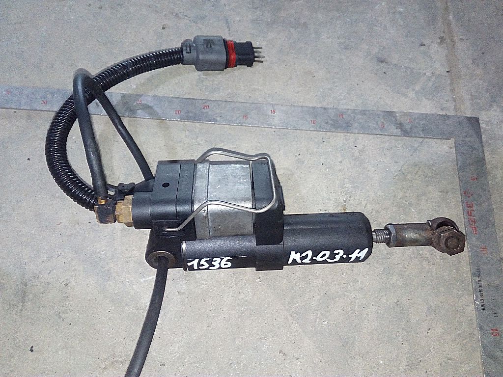 Цилиндр системы egr D2066 б/у