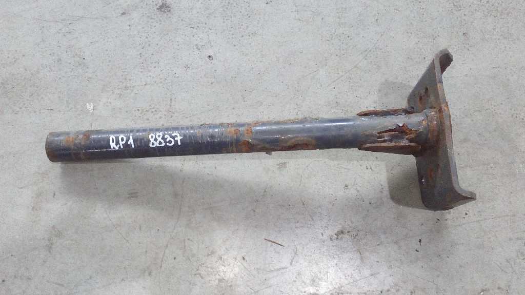 Кронштейн заднего крыла задний б/у