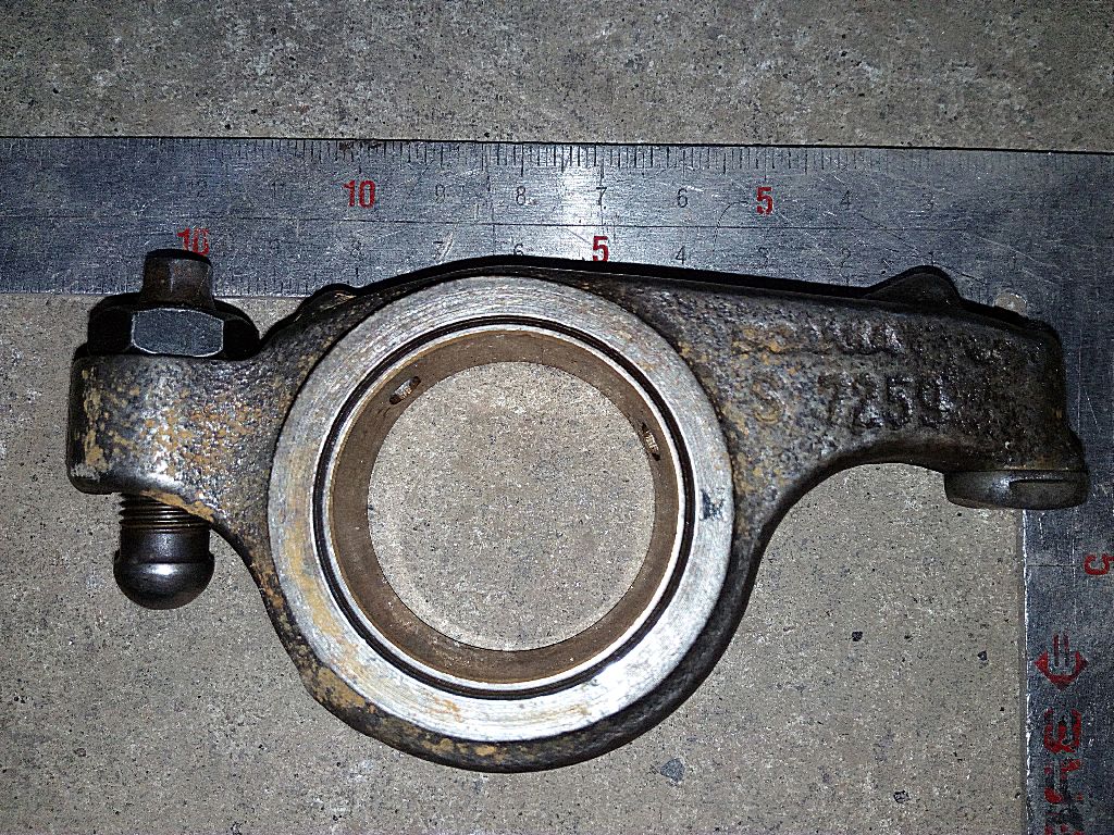 Коромысло впускного клапана DC1205 б/у