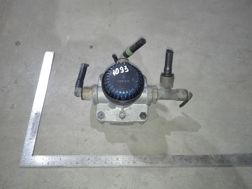 Клапан ускорительный б/у