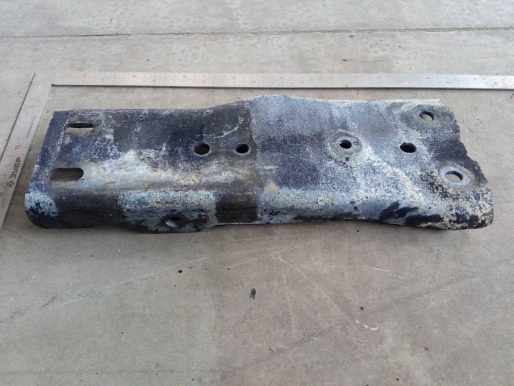 Кронштейн глушителя б/у