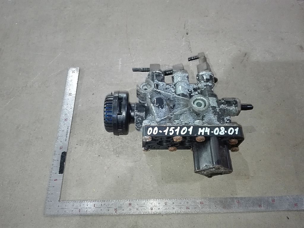 Кран уровня главный б/у