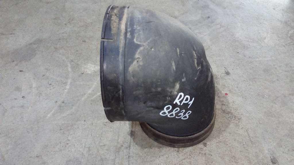 Патрубок корпуса воздушного фильтра б/у