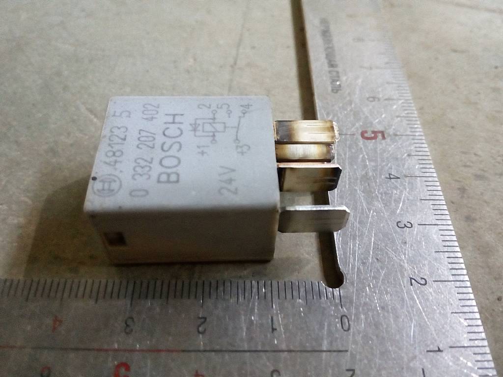 Реле стеклоочистителей б/у