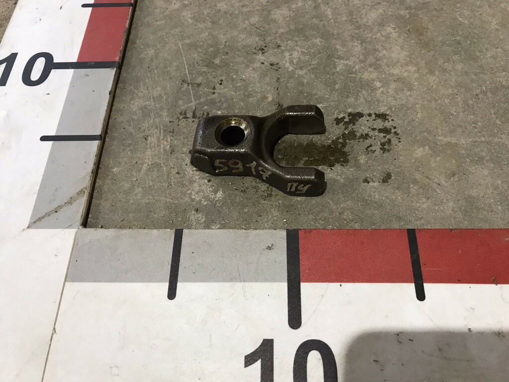 Крепление топливной форсунки DC1103 б/у