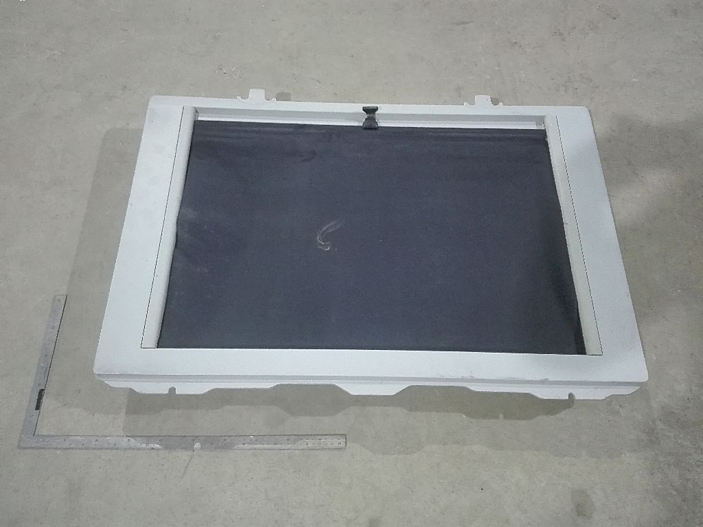 Накладка люка б/у