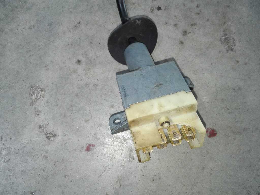 Переключатель поворотов подрулевой б/у