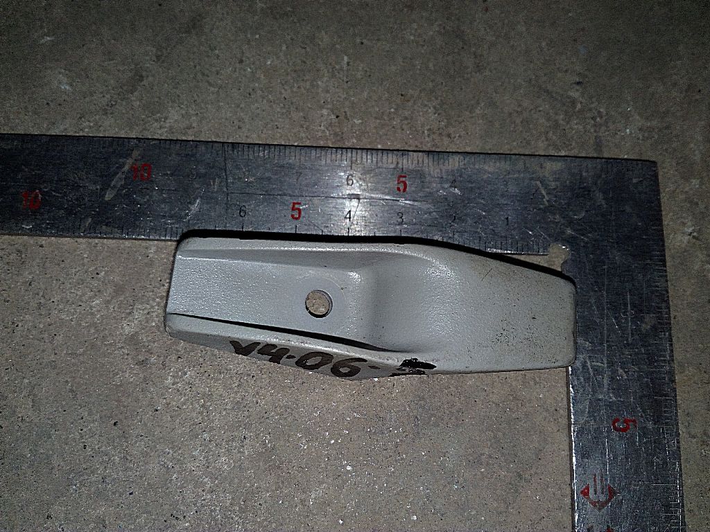 Крючок для одежды б/у