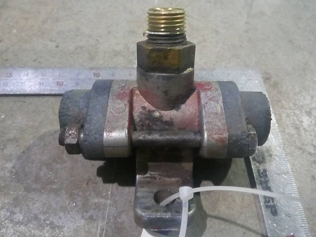 Клапан ограничительный б/у