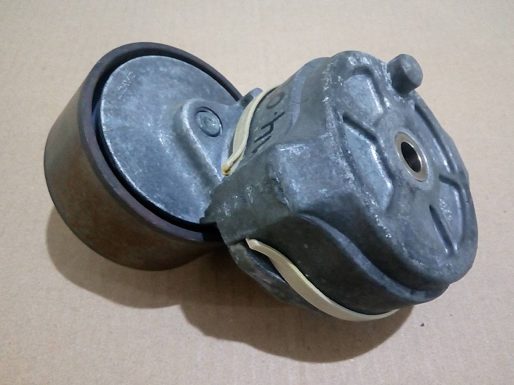 Ролик натяжитель D2066 б/у