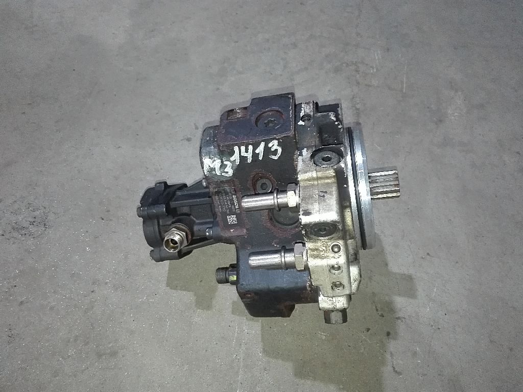 Топливный насос высокого давления D2066 б/у