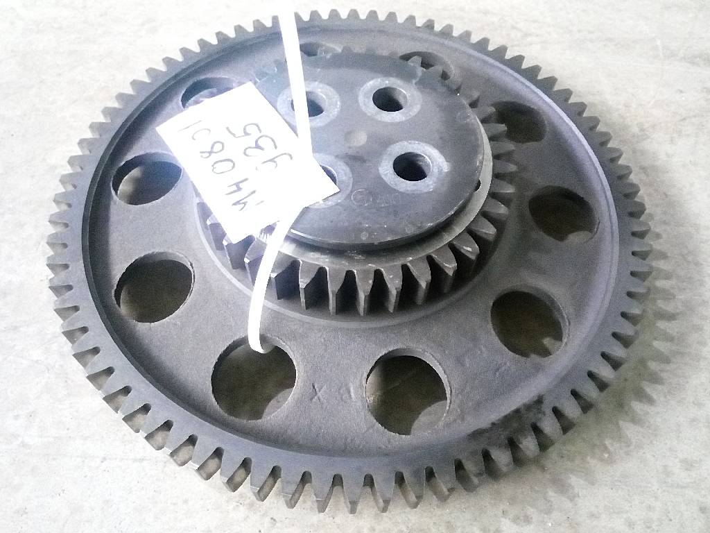 Шестерня грм промежуточная D2066 б/у