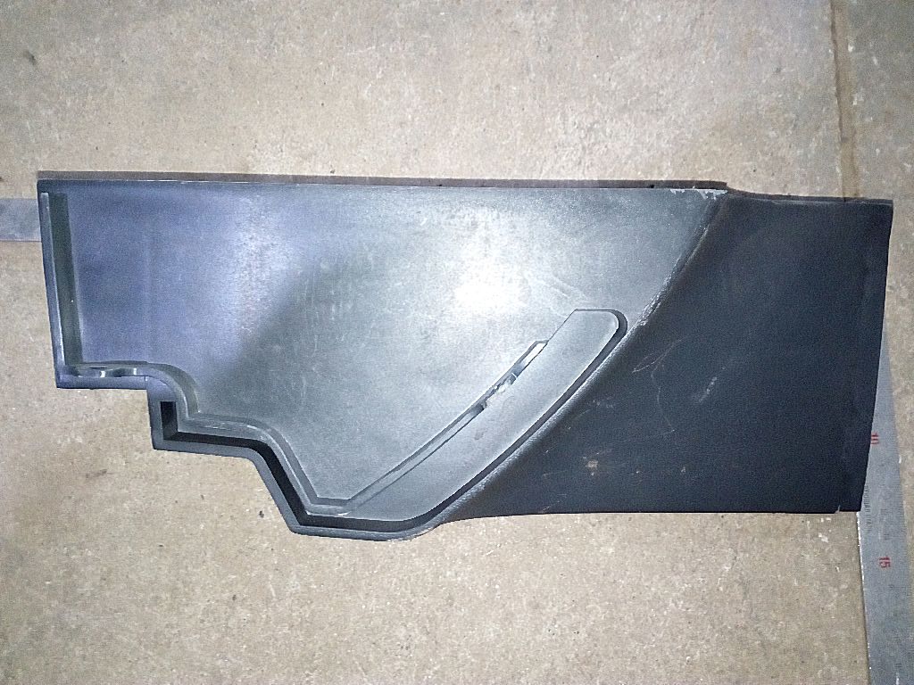 Накладка салона правая б/у