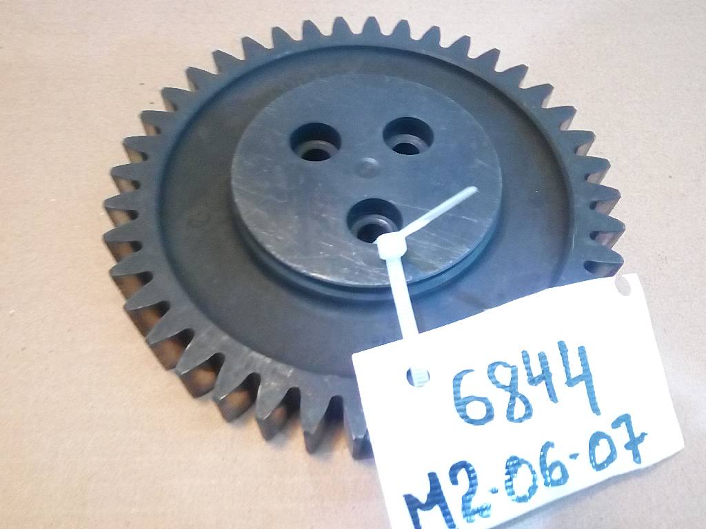 Шестерня ГРМ промежуточная D2066 б/у