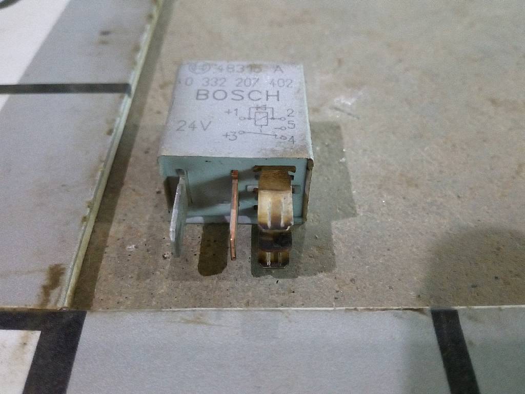 Реле стеклоочистителей б/у