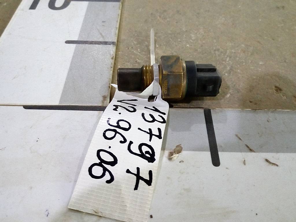 Датчик температуры антифриза D12A б/у