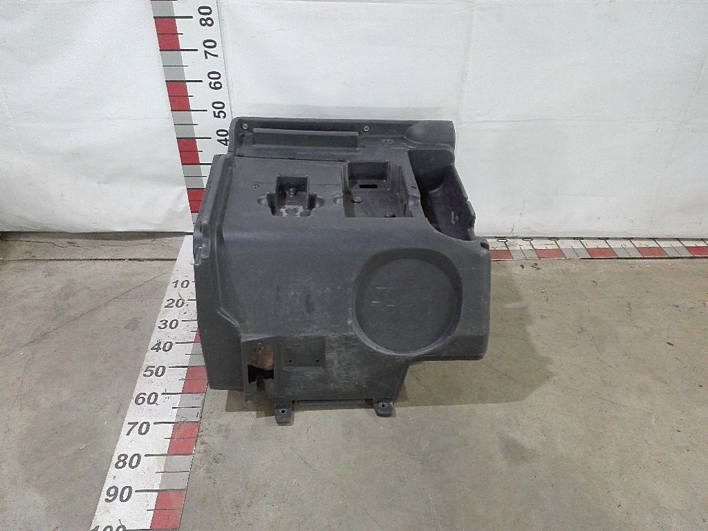 Ящик инструментальный правый б/у