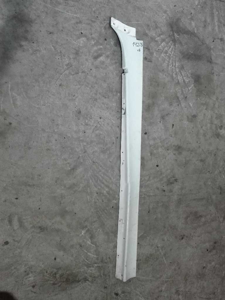 Спойлер кабины задний левый б/у