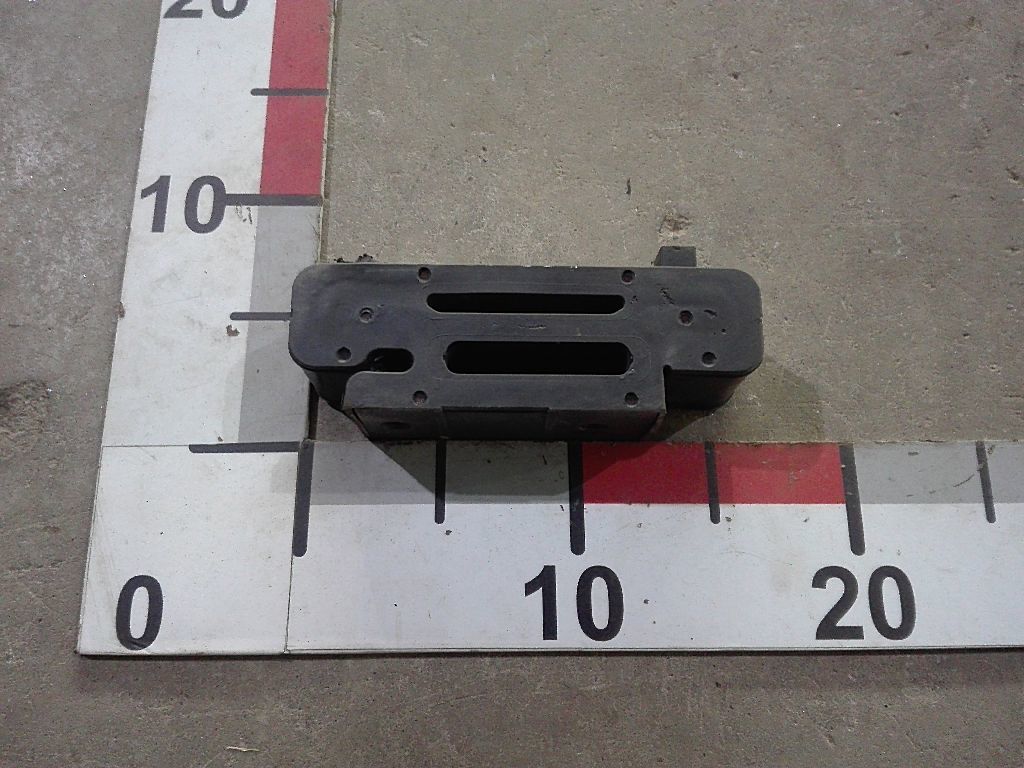 Подушка радиатора нижняя б/у