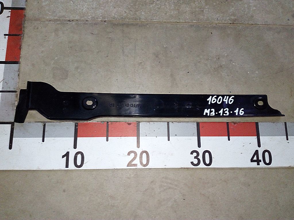 Накладка правой стойки лобового стекла б/у