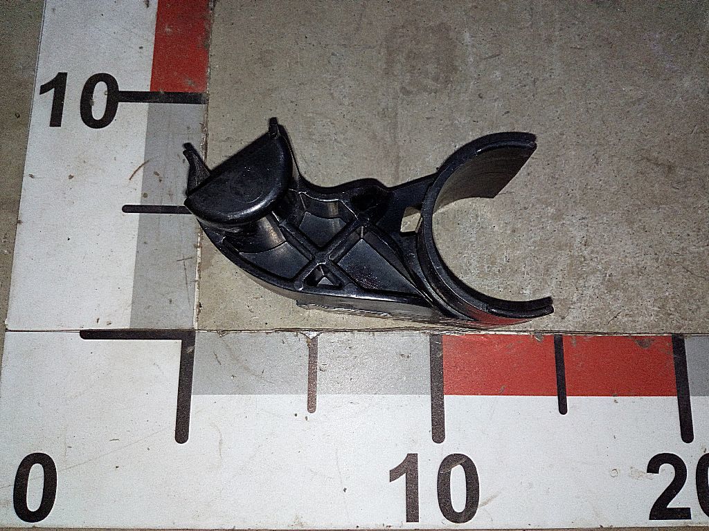 Крепление инструмента правое б/у