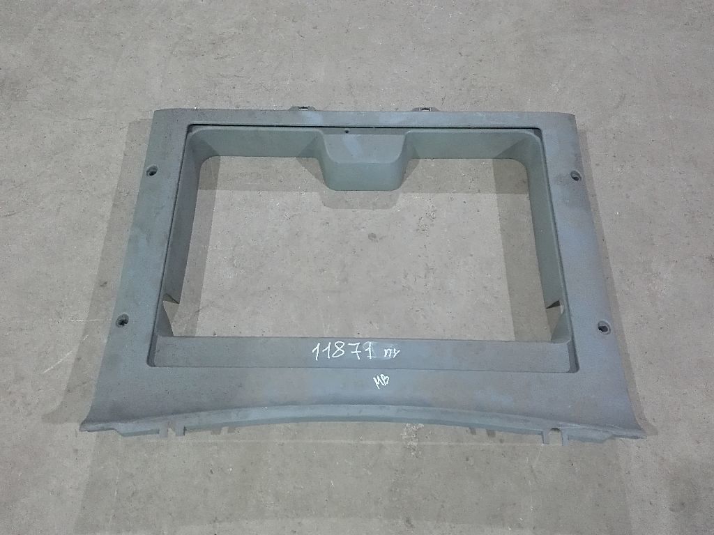 Накладка люка б/у