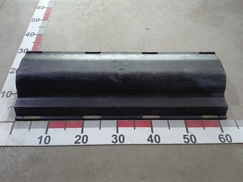 Крышка траверсы электрических розеток б/у