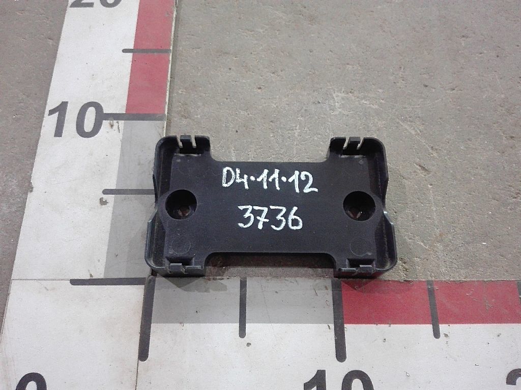 Кронштейн пульта управления подвеской б/у