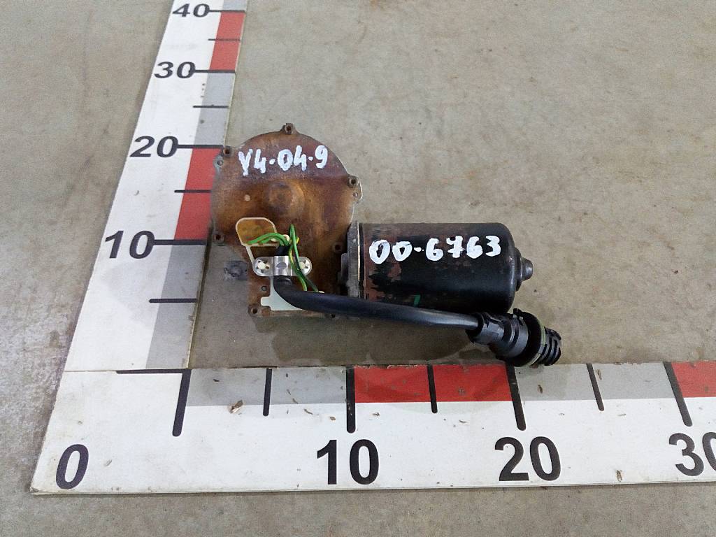 Моторчик трапеции стеклоочистителей б/у