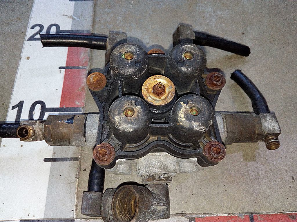 Клапан защитный 4-х контурный б/у