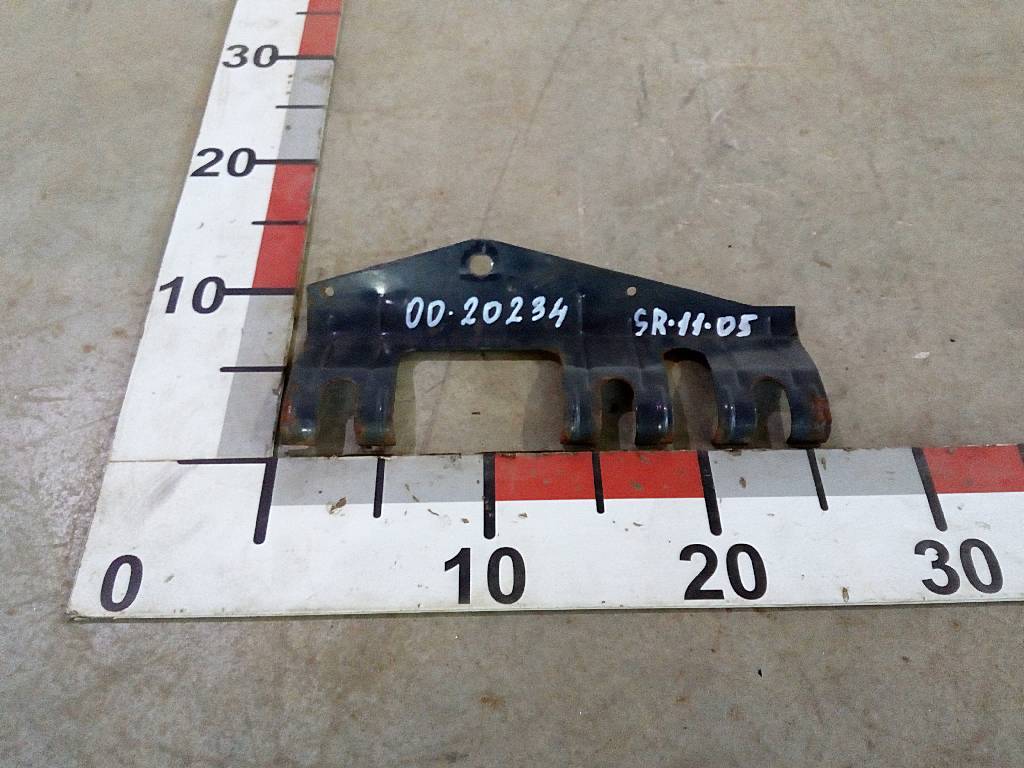 Крепление шумоизоляции двигателя б/у