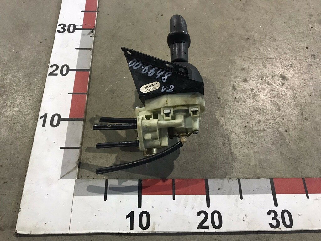 Кран стояночного тормоза б/у