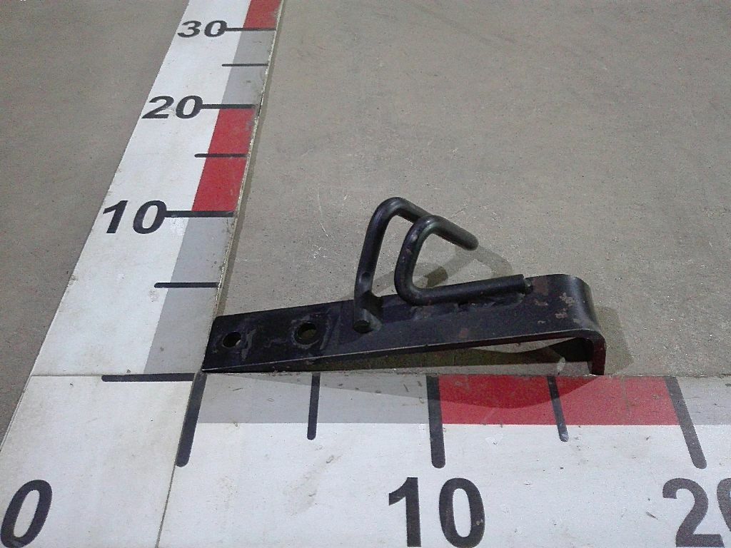 Кронштейн патрубка системы охлаждения б/у