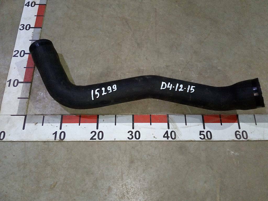 Патрубок радиатора б/у