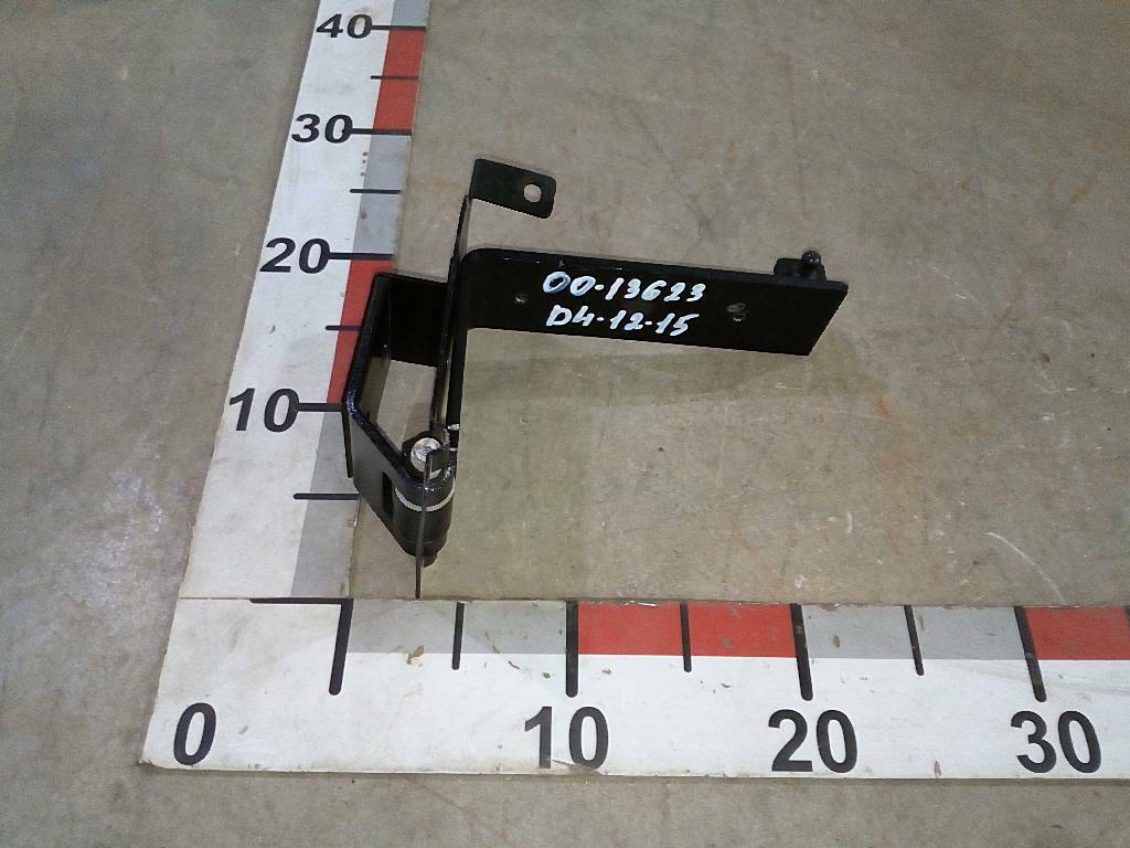 Петля нижнего спальника правая б/у