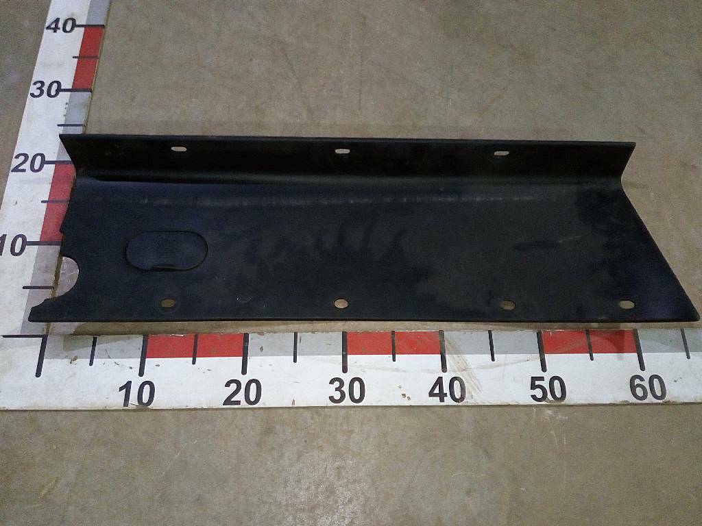 Накладка панели приборов нижняя правая б/у