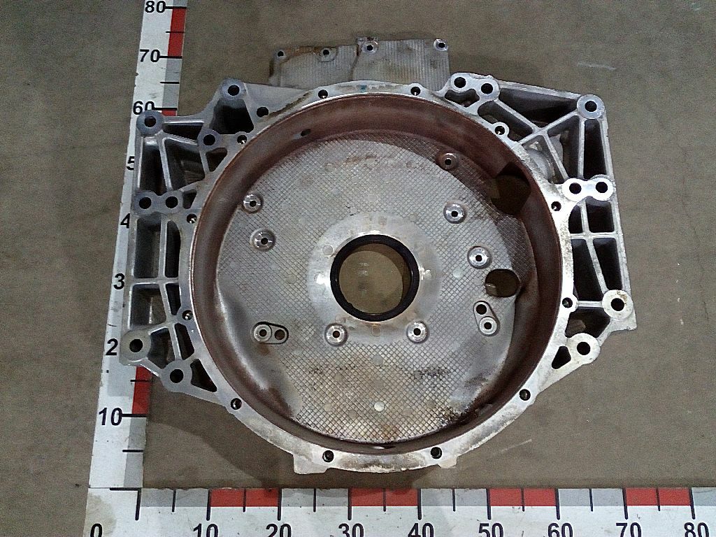 Кожух маховика D2066 б/у