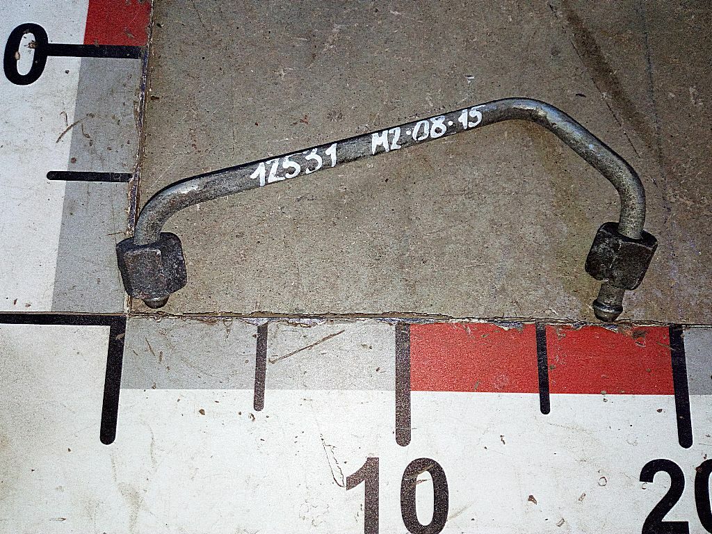 Трубка топливная D2066 б/у