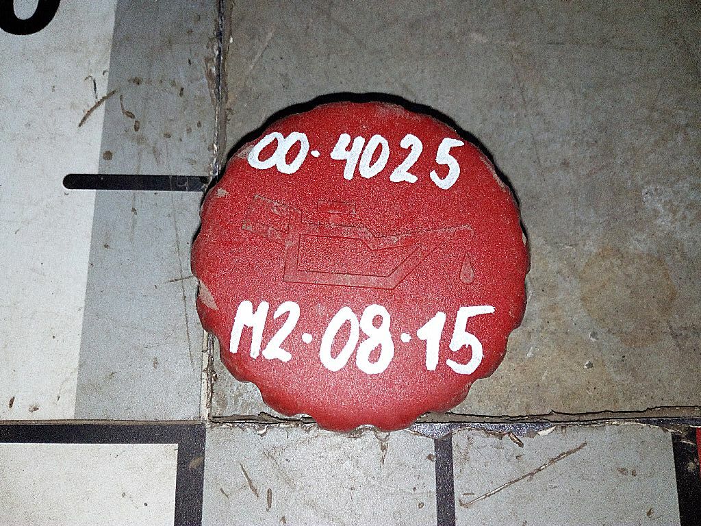 Крышка маслозаливной горловины D2866 б/у