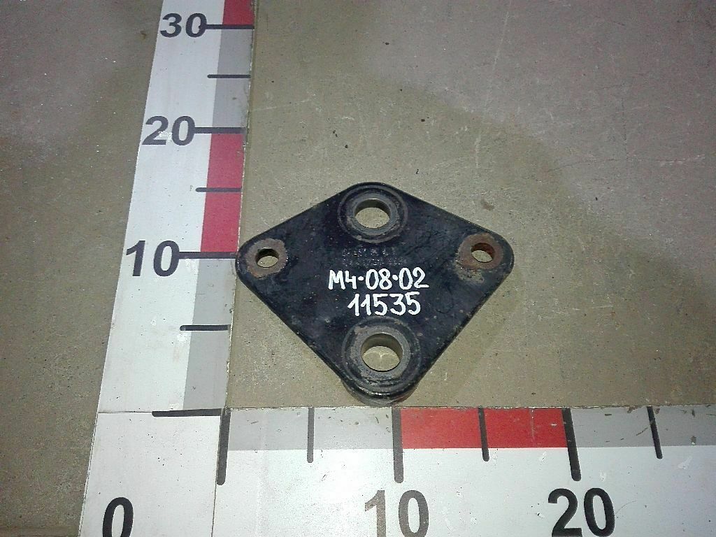 Кронштейн передней рессоры передний б/у