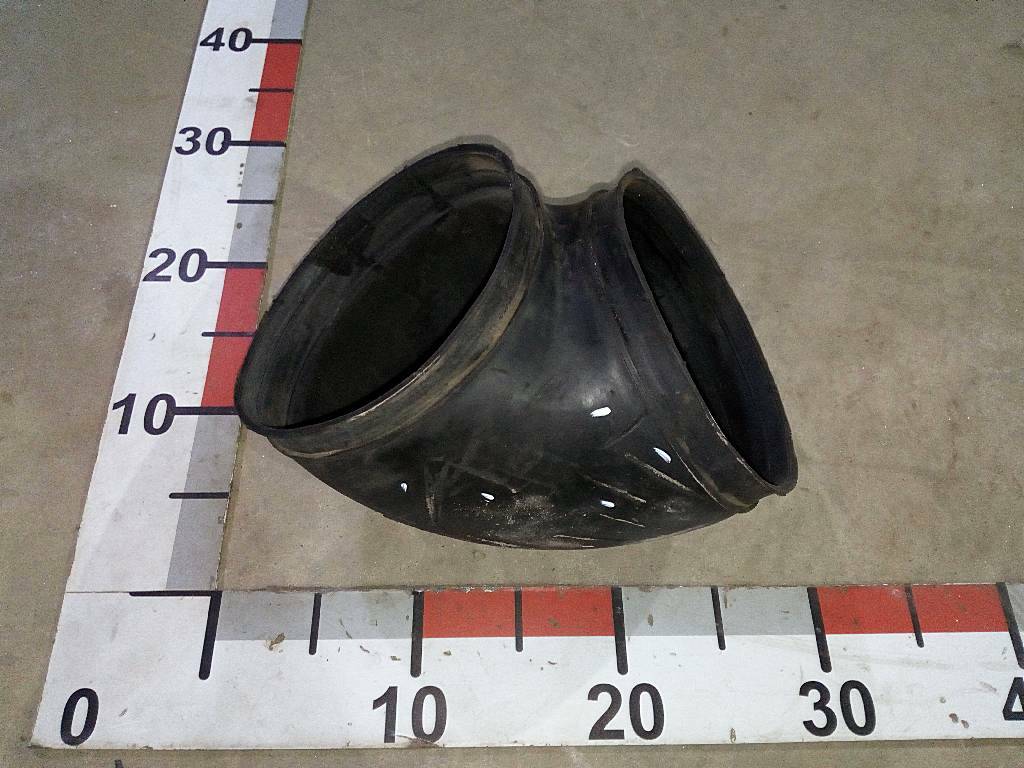 Патрубок корпуса воздушного фильтра б/у