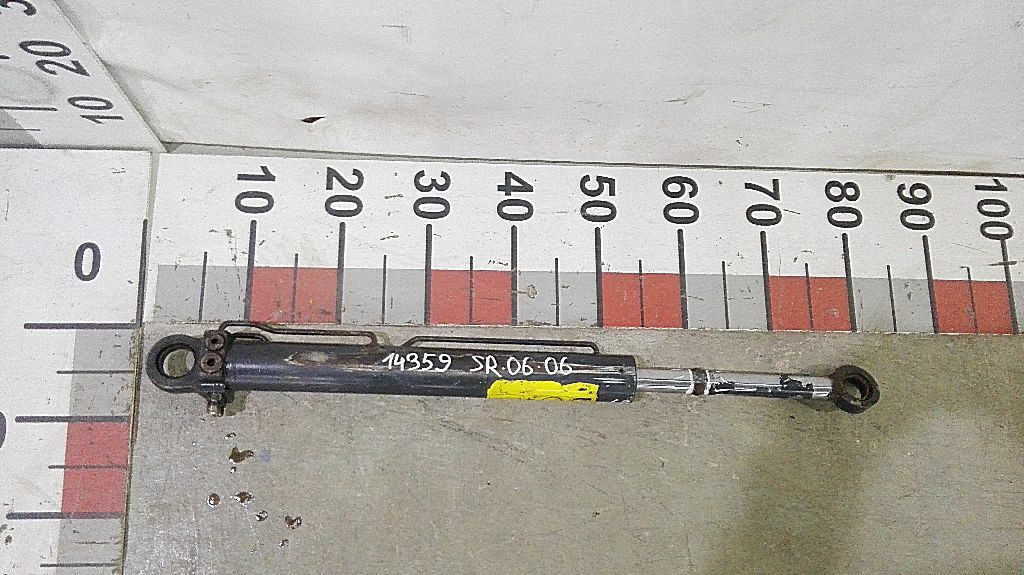 Цилиндр подъема кабины б/у
