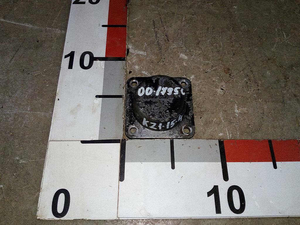 Крышка шкворня верхняя б/у