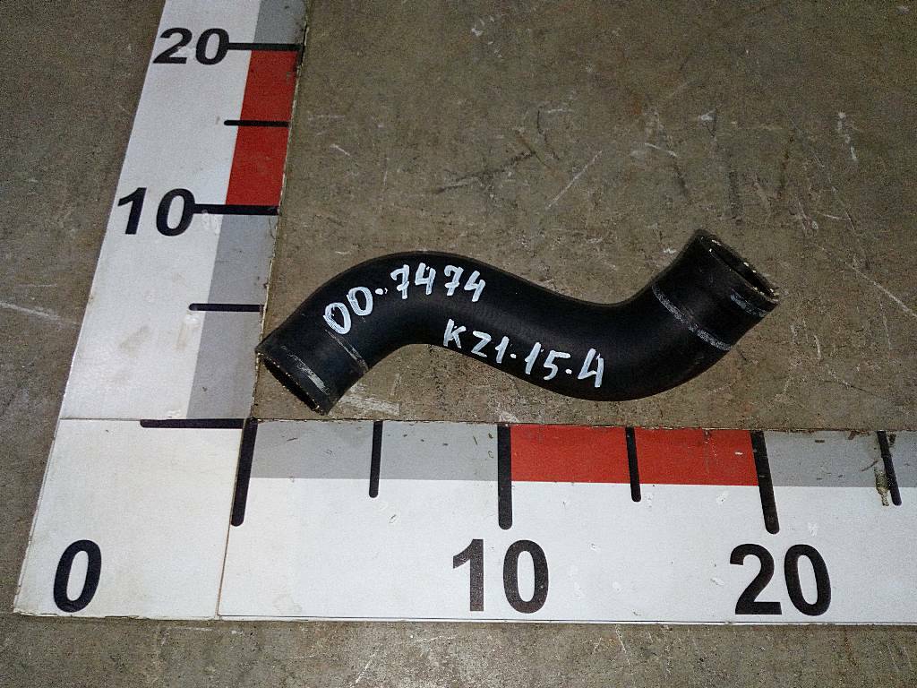 Патрубок радиатора б/у